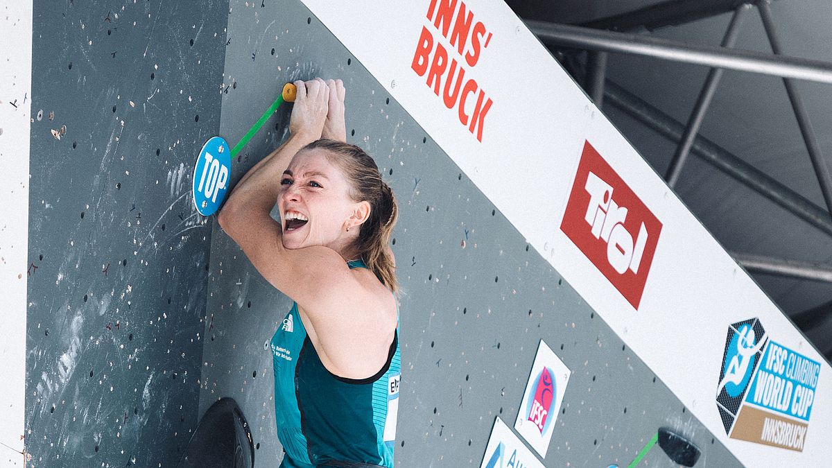 Zwei KVÖDamen im BoulderHalbfinale IFSC Climbing Worldcup Innsbruck